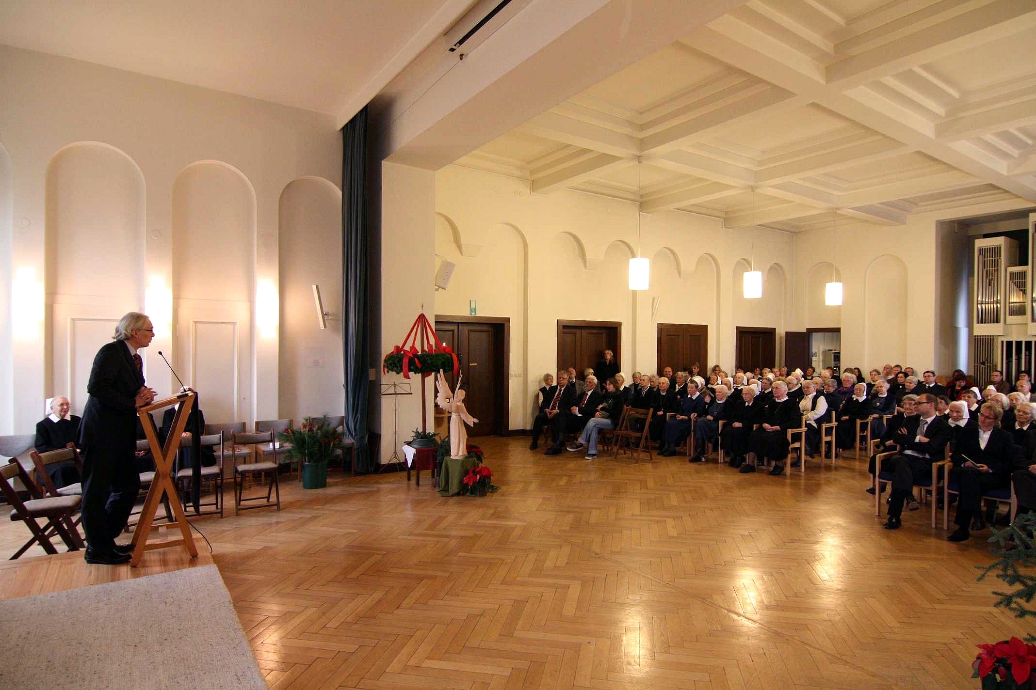 1. Advent 2008 in der hauseigenen Kapelle...